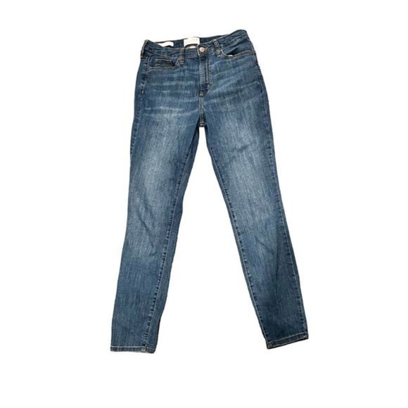 Universal Thread Woman’s Denim Blue Jeans High Waisted Skinny Size 6 - Picture 1 of 9